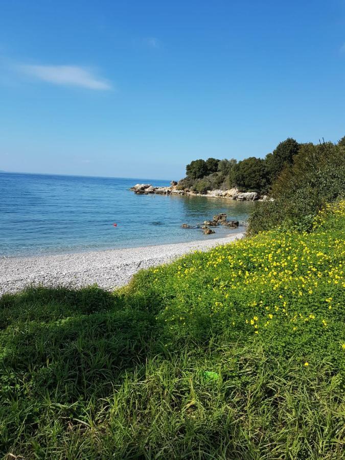 Piges Villa Milína Eksteriør bilde