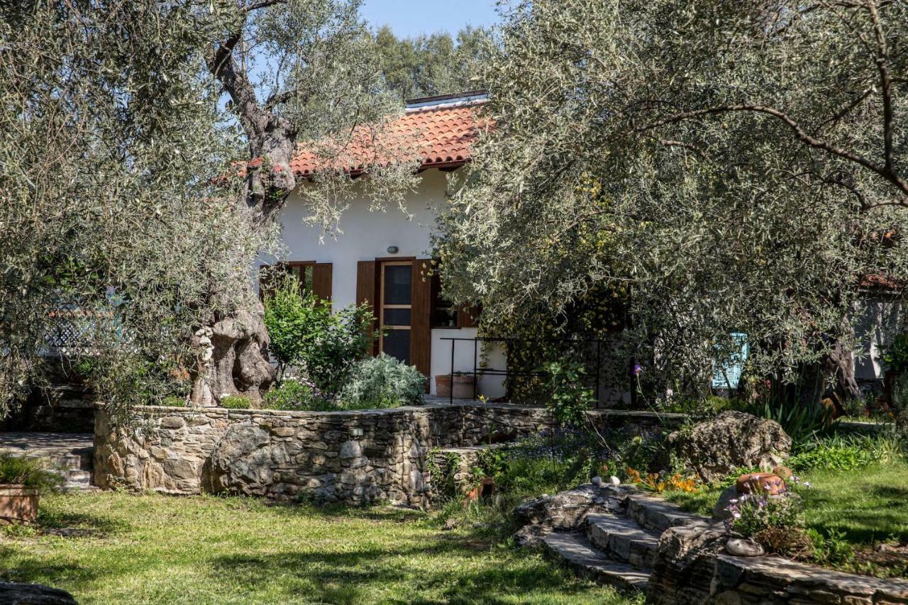 Piges Villa Milína Eksteriør bilde